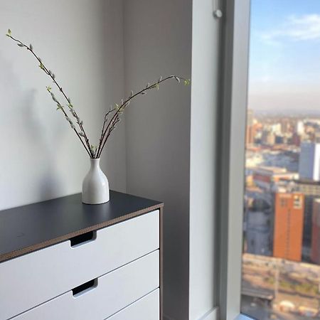 Stunning 1 Bed Apartment Central Манчестер Экстерьер фото